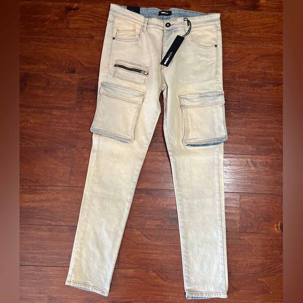 Size 34 light blue jeans with beige hints
